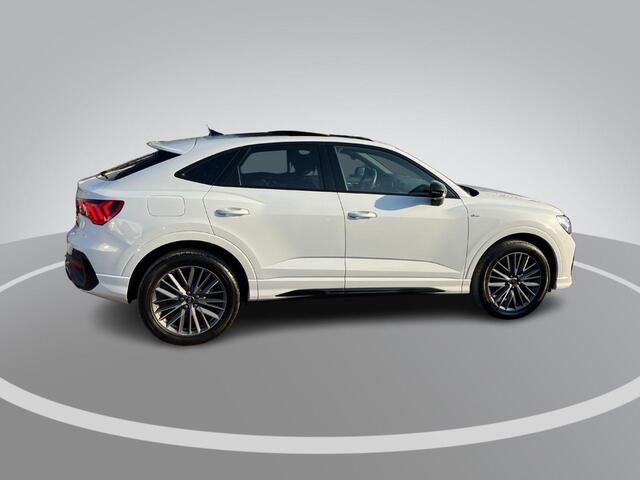 Audi Q3 Sportback 45 TFSIe 180KW/245PK S Edition Panoramadak · Camera + parkeersensoren · Apple/Android Car Play ·