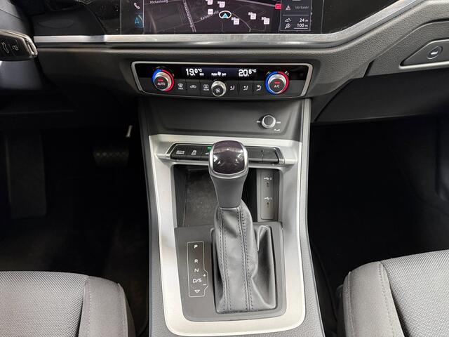 Audi Q3 45 TFSI e edition I Cruise Control I CarPlay I Camera I Parkeersensoren voor & achter I LED I