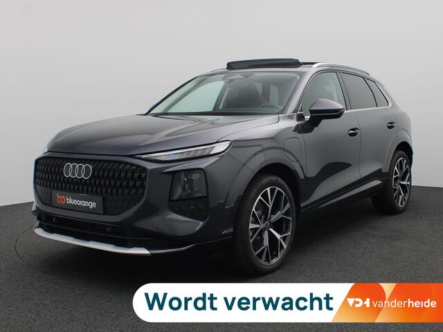 Audi Q3 1.5 e-hybrid Advanced edition 272 PK Panorama Dak, Trekhaak, Navigatie, Keyless, Stoel & Stuurverwarming, Full LED koplampen, 20 inch Velgen Audi Sport