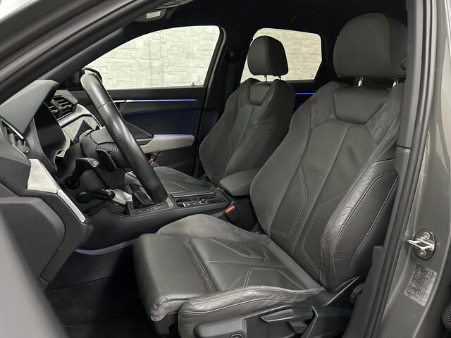 Audi Q3 35 TFSI S-Line | ACC | Trekhaak | Leder | Sportstoelen | Matrix-LED | Standkachel | Sfeerverlichting | Uniek Interieur | Carplay | 20 inch | Audi-Sound | Getint Glas | Lane-Assist | Stoelverwarming | Virtual-Cockpit | Dodehoek |