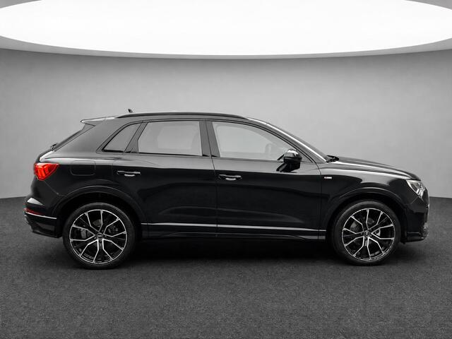 Audi Q3 35 TFSI 150pk S edition · Apple/Android Car Play · 20'' Lichtmetalen Velgen · Elek. inklapbare buitenspiegels · Audi Sound · Virtual Cockpit · Garantie t/m 16-01-2027 of 100.000km