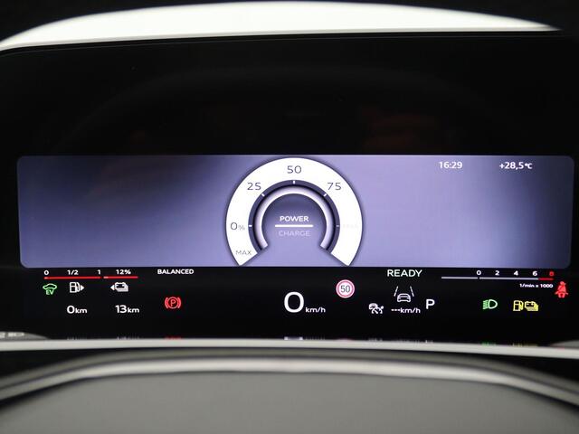 Audi Q3 Sportback 1.5 e-hybrid S edition 272PK S-Tronic SOH 100% Panoramadak, Trekhaak, Achteruitrijcamera, Stoel-Stuurverwarming, 20" LM Velgen, LED Plus, Elektr. Achterklep