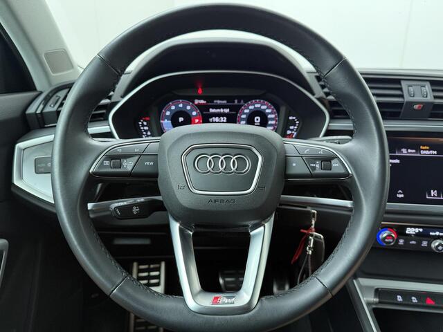Audi Q3 35 TFSI Advanced edition | 150 PK | Automaat | Trekhaak wegklapbaar | Cruise control | Climate control | LED verlichting | Elektrische achterklep | Navigatiesysteem | Parkeersensoren | Stoelverwarming | Apple Carplay / Android Auto |