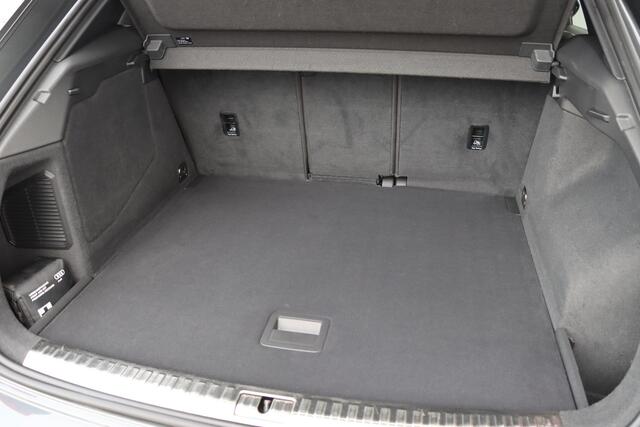 Audi Q3 45 TFSI e S edition 245pk S Tronic | SOH 90,3% |