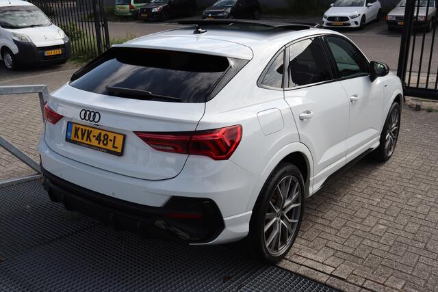 Audi Q3 Sportback 45 TFSI e 3x S-Line/Panoramadak/Stoelverwarming/Apple carplay/Lane assist//Achteruitrijcamera/Adaptieve cruisecontrol/Parkeersensoren/Navigatie
