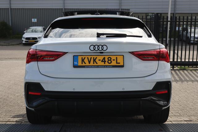 Audi Q3 Sportback 45 TFSI e 3x S-Line/Panoramadak/Stoelverwarming/Apple carplay/Lane assist//Achteruitrijcamera/Adaptieve cruisecontrol/Parkeersensoren/Navigatie