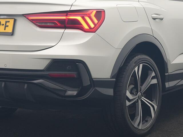 Audi Q3 Sportback 45 TFSI e 2x S Line PHEV 245pk Dealer O.H | Adaptive Cruise | Camera | Blis | Matrix LED | Sportstoelen Verwarmd | Sfeerverlichting | Navigatie | DAB | 20"L.M | Virtual | Plug In Hybrid |