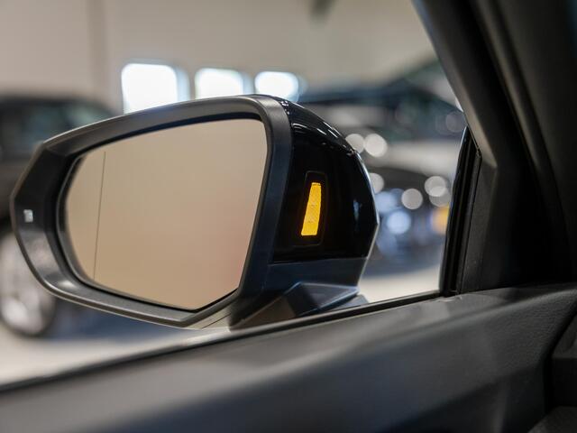 Audi Q3 Sportback 45 TFSI e S-Line Edition / 245pk / NAP / Achteruitrij camera / Trekhaak / Dodehoek herkenning /