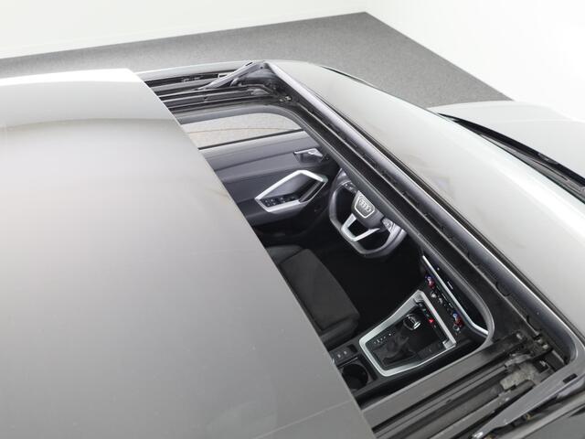 Audi Q3 Sportback 45 TFSI e S Edition 245pk | Panoramadak | Navigatie | Stoelverwarming | Afgevlakt stuurwiel | Parkeercamera