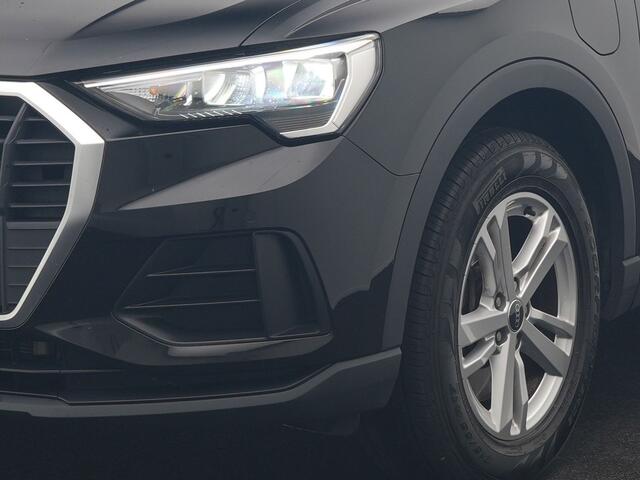 Audi Q3 45 TFSI e Advanced edition PHEV 245pk Dealer O.H | Panodak | 360 Camera | Blis | Voorstoelen Verwarmd | Sfeerverlichting | Cruise Control | DAB | Navigatie | Virtual | 17"L.M | Plug In Hybrid