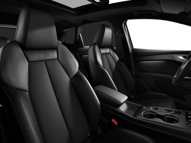 Audi Q4 S edition performance 82 kWh 286 PK · Glazen panoramadak · Trekhaak elek. wegklapbaar · Optiekpakket zwart
