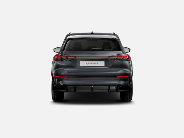 Audi Q4 S edition performance 82 kWh 286 PK · Glazen panoramadak · Trekhaak elek. wegklapbaar · Optiekpakket zwart