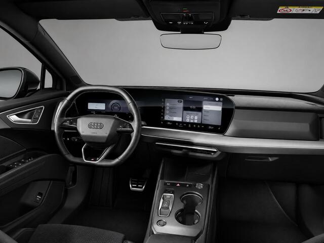 Audi Q4 S edition performance 82 kWh 286 PK · Glazen panoramadak · Trekhaak elek. wegklapbaar · Optiekpakket zwart