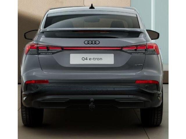Audi Q4 Sportback e-tron 45 quattro | Advanced edition | 82 kWh | 19 inch | Privacyglas | Trekhaak | Optiek zwart plus | Assistent. pakket plus