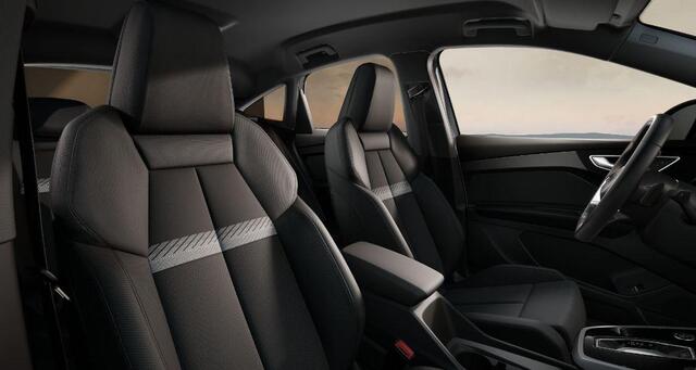 Audi Q4 Sportback e-tron 45 quattro | Advanced edition | 82 kWh | 19 inch | Privacyglas | Trekhaak | Optiek zwart plus | Assistent. pakket plus