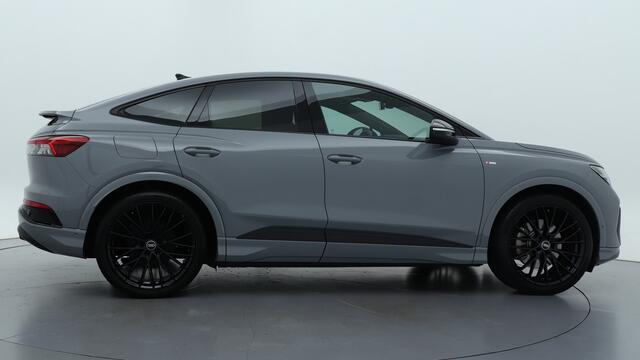 Audi Q4 Sportback e-tron 40 S edition | 21" LMV | Adaptive cruise | Camera | Zwart optiek | Ambient plus |