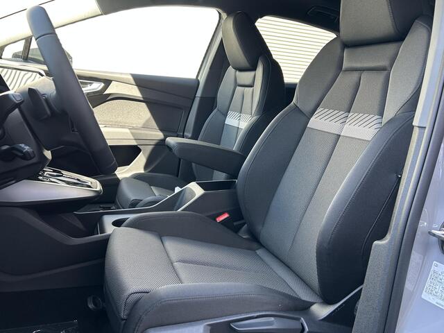 Audi Q4 Sportback e-tron Advanced edition e-tron 45 82 kWh 210 kW / 286 PK Trekhaak | Adaptieve Cruise Control | Camera |
