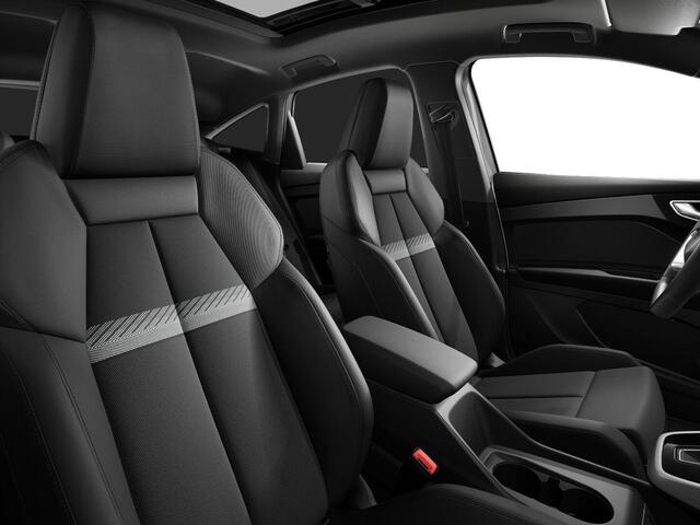 Audi Q4 Sportback e-tron 45 quattro S Edition 82 kWh | Audi Virtual Cockpit | Audi Sound System | Parkeersensoren v + a | Achteruitrijcamera | Sportstoelen | Stoelverwarming | Elektr. bedienbare achterklep | Panorama schuif/kantel dak | Matrix LED | Optiekpakket Zwart plus