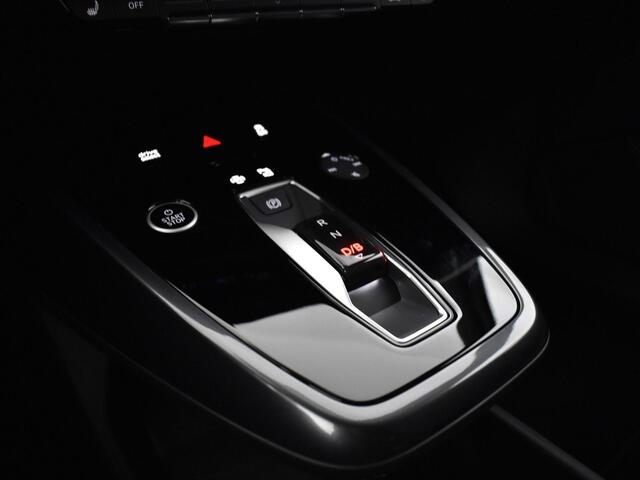 Audi Q4 Sportback e-tron S edition e-tron 45 82 kWh 210 kW / 286 PK Sportba Assistentiepakket plus - Comfortpakket plus - Klimaatregelingpakket