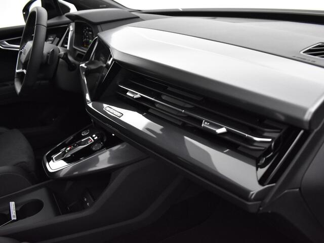 Audi Q4 Sportback e-tron S edition e-tron 45 82 kWh 210 kW / 286 PK Sportba Assistentiepakket plus - Comfortpakket plus - Klimaatregelingpakket