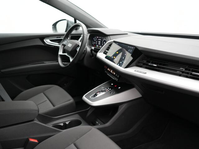 Audi Q4 Sportback E-Tron 35 Edition 55 kWh Electrisch 170pk Dealer O.H INCL BTW Adaptive Cruise | Camera | Verwarmde Stoelen | Virtual | Front Assist | Navigatie | DAB |
