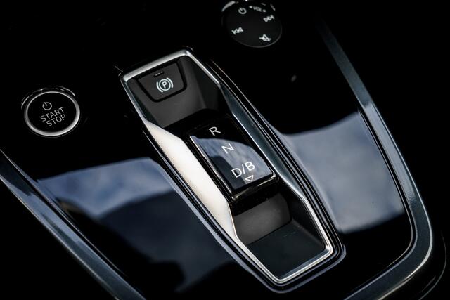 Audi Q4 Sportback e-tron 45 Quattro S Edition 82 kWh | Matrix | Panoramadak | Trekhaak | 20 inch LMV | Sportstoelen | Adapt. Cruise