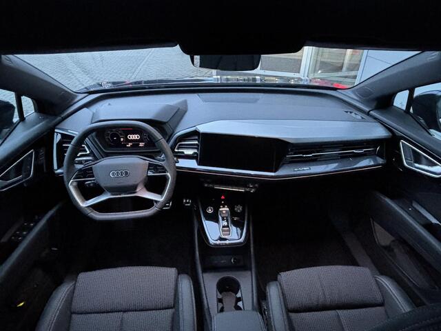 Audi Q4 Sportback e-tron 45 quattro S Edition 82 kWh | Memory Seats | Elektrische Stoelen | Trekhaak | Adaptieve Cruise Control | Matrix-Verlichting |