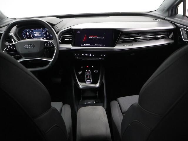 Audi Q4 Sportback e-tron 45 quattro Advanced edition 82 kWh | SOH 100% | Audi E-Care tot 11-2029 | Adaptieve Cruise Control | Camera | Sportstoelen | Stoelverwarming | Matrix LED | Comfort Pakket | Smartphone Pakket |