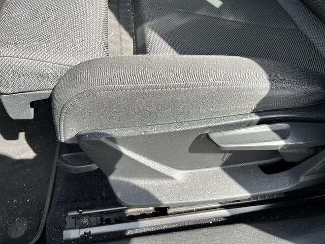 Audi Q4 Sportback e-tron 40 Advanced edition 77 kWh / AUTOMAAT/ SOH 91%/ 204 PK/ WARMTEPOMP/ SMARTPHONE INTERFACE/ TREKHAAK/ KEYLESS/ PARK.SENSOREN+CAMERA/ STOELVERWARM./ CRUISE/ ELEK.KLEP/ RIJ-MODI/ CLIMA/ NAVI/ DAB/ LED/ 19'' LMV