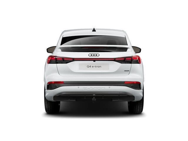 Audi Q4 Sportback e-tron 45 S edition Competition 82 kWh 286pk | Wegklapbare trekhaak | Assistentiepakket plus | Trekhaak | Ambient lichtpakket | Optiekpakket zwart plus |