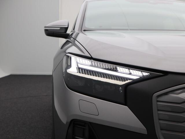 Audi Q4 Sportback e-tron 45 S Edition 82 kWh 286 Pk | Stoelverwarming | Trekhaak | Matrix LED | Adaptive Cruise | 20 Inch | 8.466 Km !!