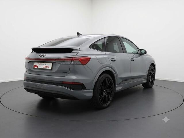 Audi Q4 Sportback e-tron 40 S edition 77 kWh 204pk | Lederen bekleding | 20 inch Lichtmetalen velgen | Parkeercamera | Matrix Led |