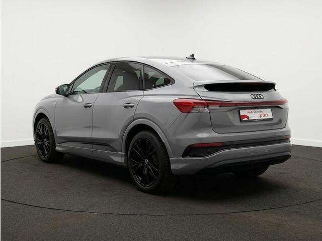 Audi Q4 Sportback e-tron 40 S edition 77 kWh 204pk | Lederen bekleding | 20 inch Lichtmetalen velgen | Parkeercamera | Matrix Led |