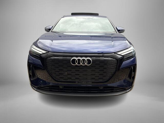 Audi Q4 Sportback e-tron 40 S edition 204 PK 77 kWh · SOH 96,3% · Panoramadak · Camera · Apple/Android Car Play · Navigatie · Head-Up Display ·