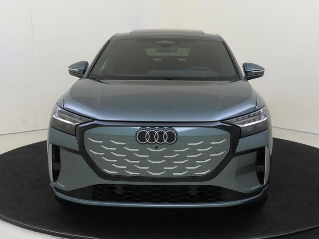 Audi Q4 Sportback e-tron S edition quattro performance 82 kWh | Panoramadak | Lederen bekleding | Elek. verstelbare voorstoelen | Comfortsleutel | S-line in- en exterieur