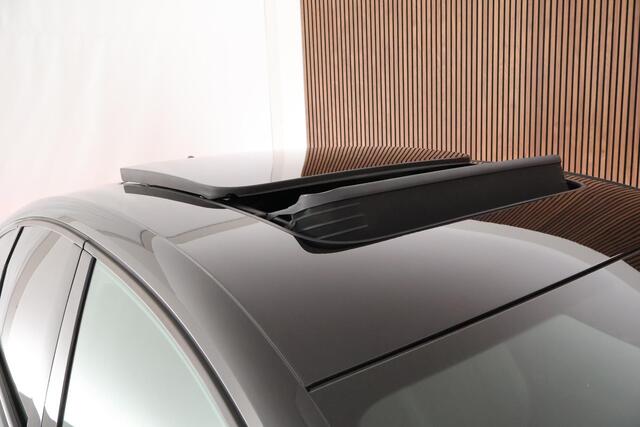 Audi Q4 Sportback e-tron 45 286pk quattro S Edition 82 kWh Camera Panoramadak Stoelverwarming Navigatie