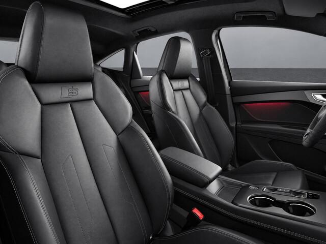 Audi Q4 Sportback e-tron S edition performance 286 PK · Tech plus · Glazen panoramadak · Lederen bekleding