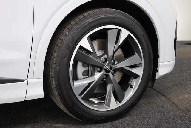 Audi Q4 e-tron S Edition 45 286pk | Assistentiepakket Plus | Veiligheidspakket Plus | Optiekpakket zwart plus