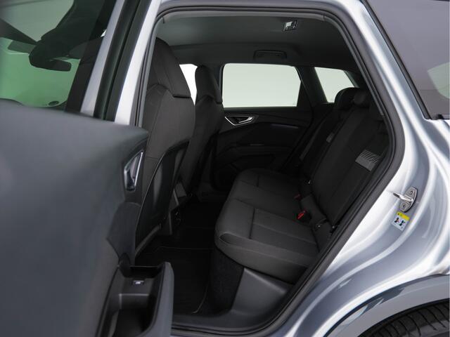 Audi Q4 e-tron 40 Launch-Edition Advanced-Plus 77 kWh [ 3-Fase ] (INCL-BTW) *HEATPUMP | ADAPT-CRUISE | MATRIX-LED | NAVI-FULLMAP | KEYLESS | CAMERA | DIGI-COCKPIT | TOWBAR | DAB | AMBIENT-LIGHT | SPORT-SEATS | 19''ALU*