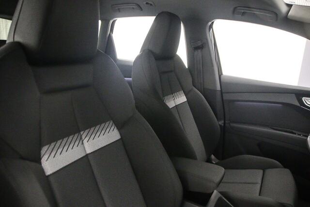 Audi Q4 e-tron 45 Advanced Edition | Matrix | 20 inch | Sportstoelen | Sfeerverlichting |