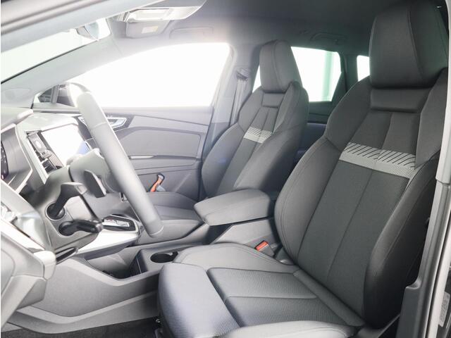 Audi Q4 e-tron 45 quattro S Edition 82 kWh 286pk | Navigatie | Adaptieve cruise controle | 20 inch lichtmetalen velgen