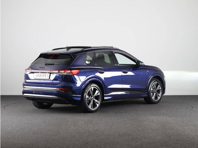 Audi Q4 e-tron 45 quattro S Edition 82 kWh 286pk | Panoramadak | 20 Inch Lichtmetalen velgen | Matrix Led koplampen