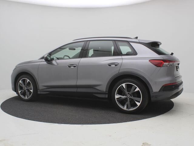 Audi Q4 e-tron 40 Launch edition Advanced Plus 77 kWh / 3-Fase Laden / Warmtepomp / 204PK / Trekhaak / 1000KG Trekgewicht / Matrix LED / HUD Display / Full Option / Allseason banden /