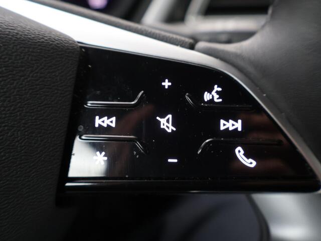 Audi Q4 e-tron 40 Launch edition Advanced 77 kWh | 204 PK | Navigatiesysteem MMI plus | LED Matrix verlichting | El. Achterklep |