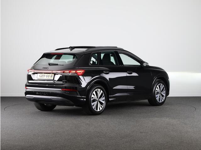 Audi Q4 e-tron 45 quattro Advanced edition 82 kWh 286pk | Panoramadak | Trekhaak wegklapbaar | Adaptieve cruise controle |