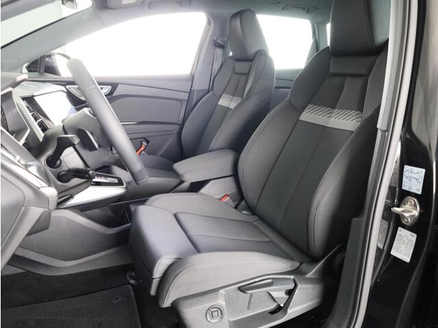 Audi Q4 e-tron 45 quattro Advanced edition 82 kWh 286pk | Panoramadak | Trekhaak wegklapbaar | Adaptieve cruise controle |