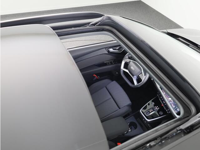 Audi Q4 e-tron 45 quattro Advanced edition 82 kWh 286pk | Panoramadak | Trekhaak wegklapbaar | Adaptieve cruise controle |