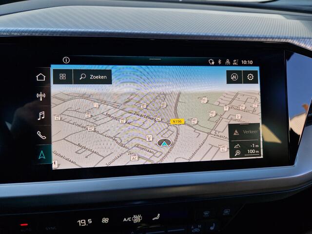 Audi Q4 e-tron 35 Launch edition Advanced 55 kWh | Stoelverwarming | Clima | Draadloos Android Auto / Apple Carplay | PDC | Verwarmde buitenspiegels|