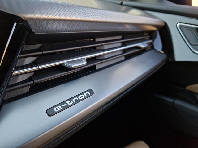 Audi Q4 e-tron 35 Launch edition Advanced 55 kWh | Stoelverwarming | Clima | Draadloos Android Auto / Apple Carplay | PDC | Verwarmde buitenspiegels|