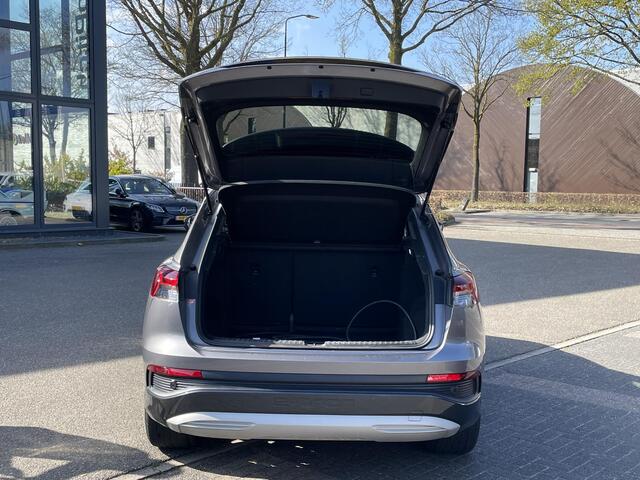 Audi Q4 e-tron 40 Advanced 77 kWh VAN ¤33.900 VOOR ¤31.440 euro uw lentevoordeel: 2.460,- euro